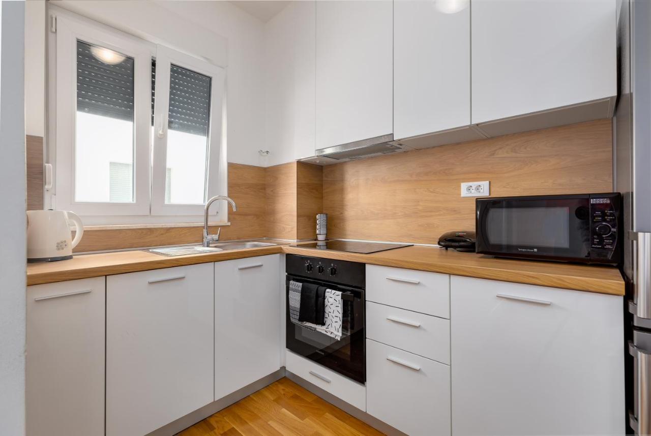Roni + Besplatan Parking Apartman *