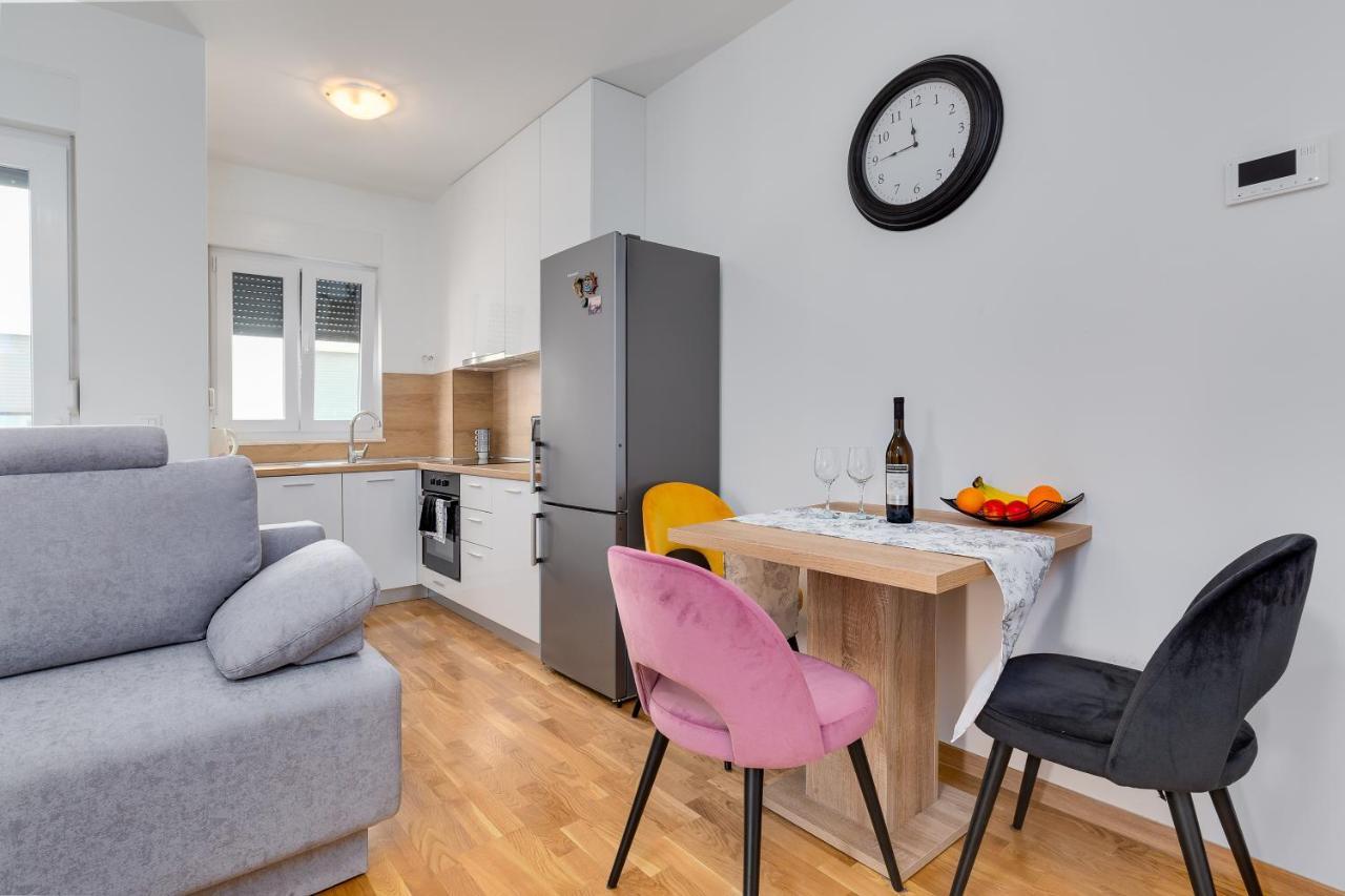 Apartment Roni + Besplatan Parking Zadar
